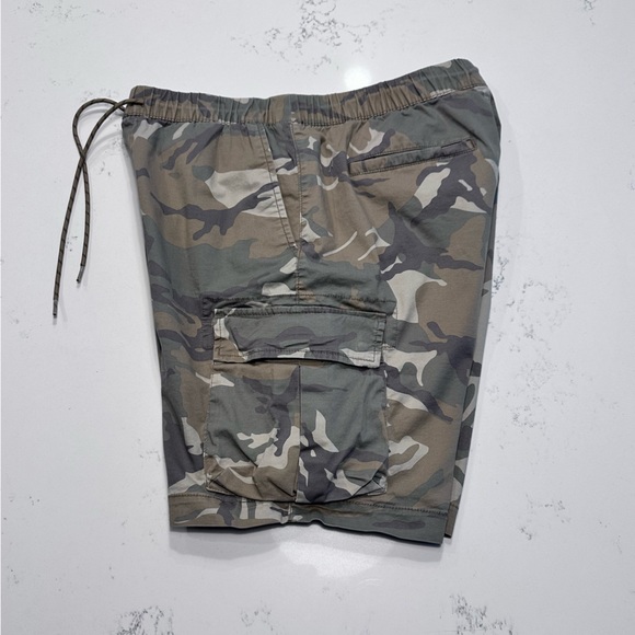 Old Navy Other - Camouflage cargo shorts